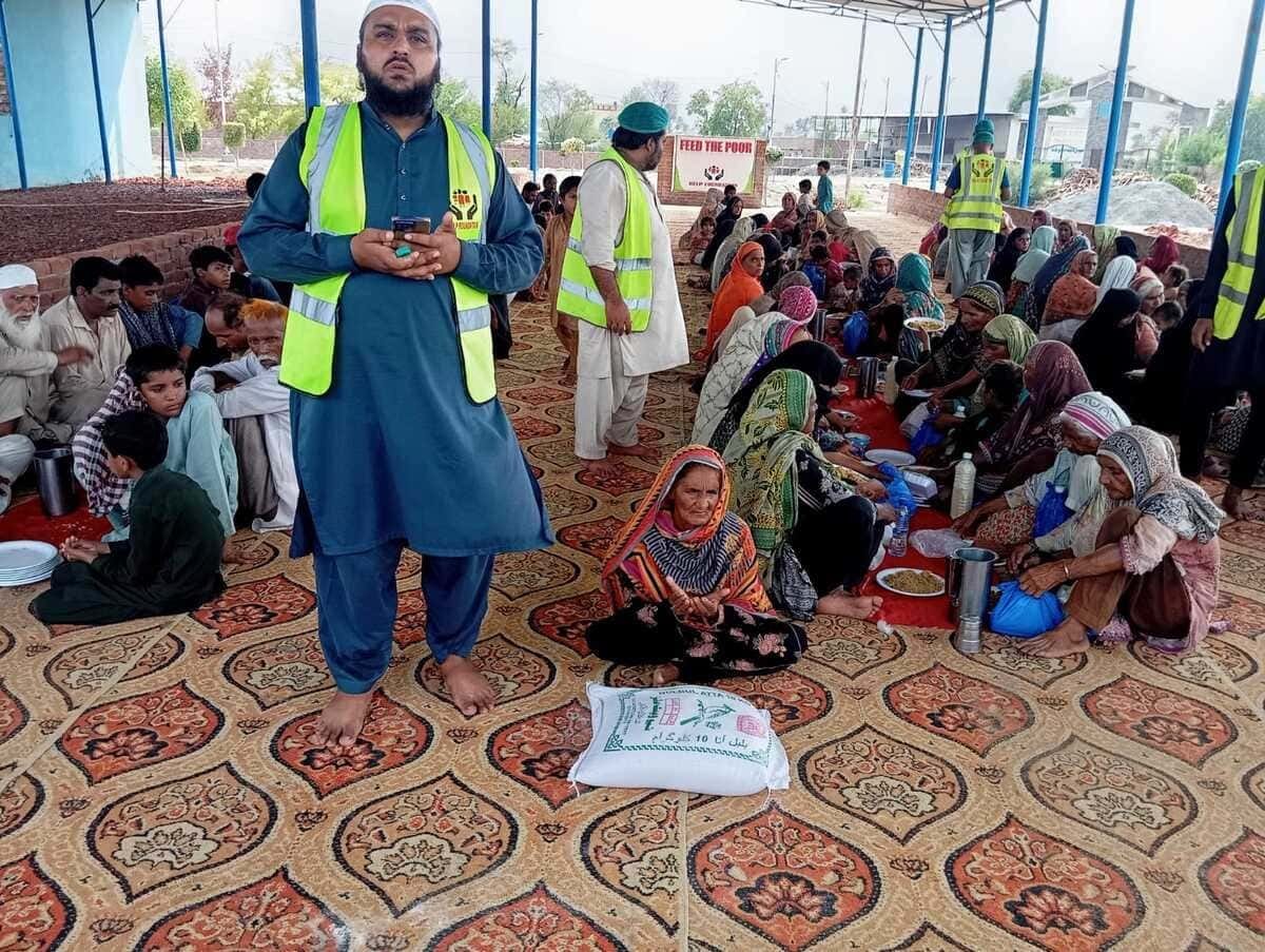 Help The Poor Help poor families through charity donations